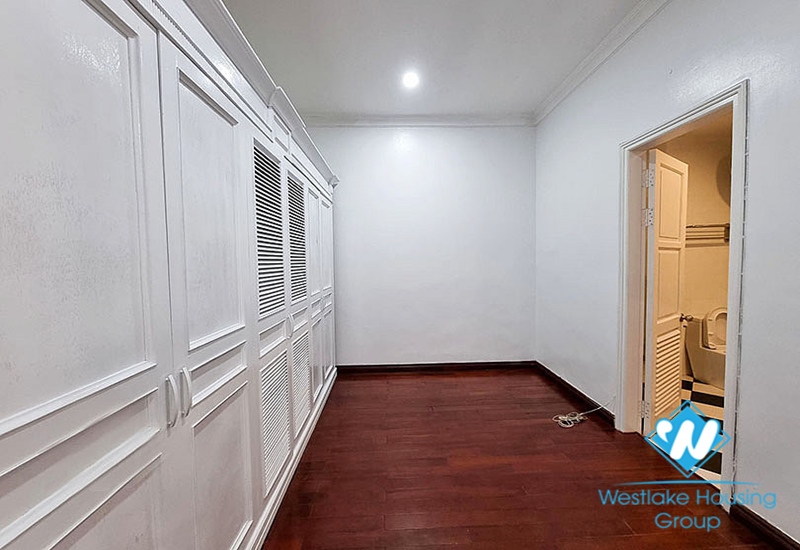 Beautiful 5 bedrooms house for rent in CIputra Compound 